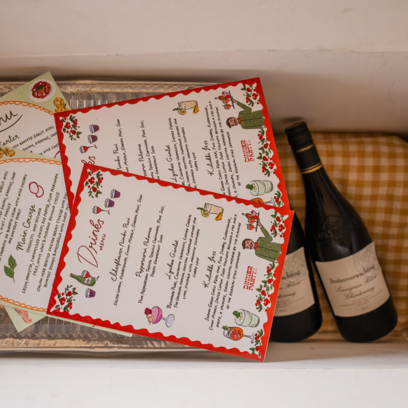 How to throw a dinner party at home. How to set up a picnic basket. Event decorations